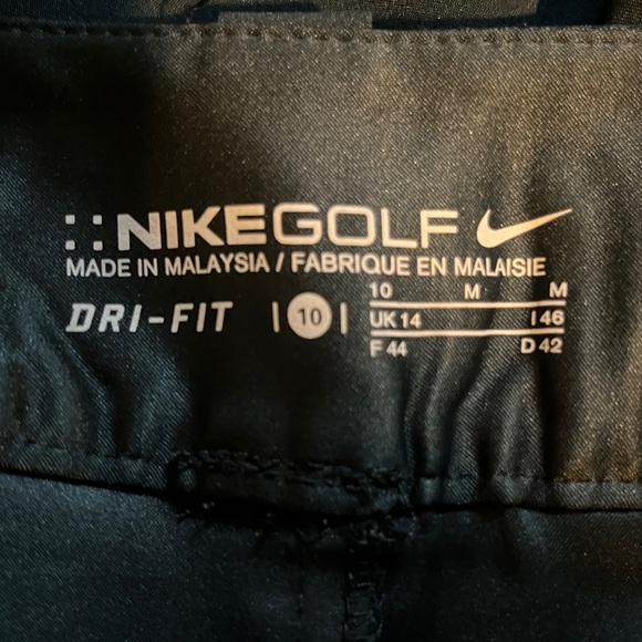 Nike Golf Dri-Fit SKORT New
Size 10 19” length - Picture 6 of 9